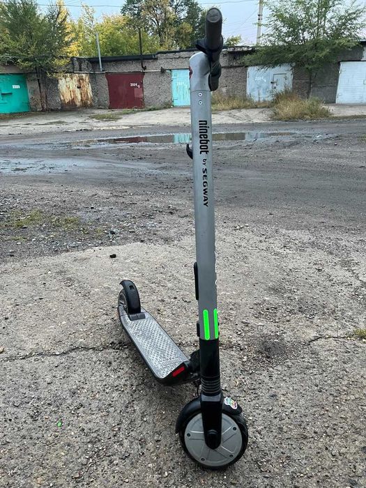 Электросамокат Ninebot by Segway es 2