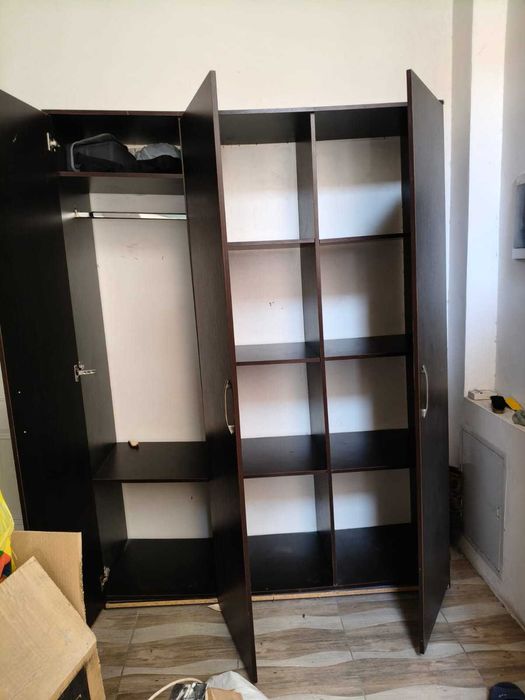 Продам Шкаф 3 секции Бесагаш