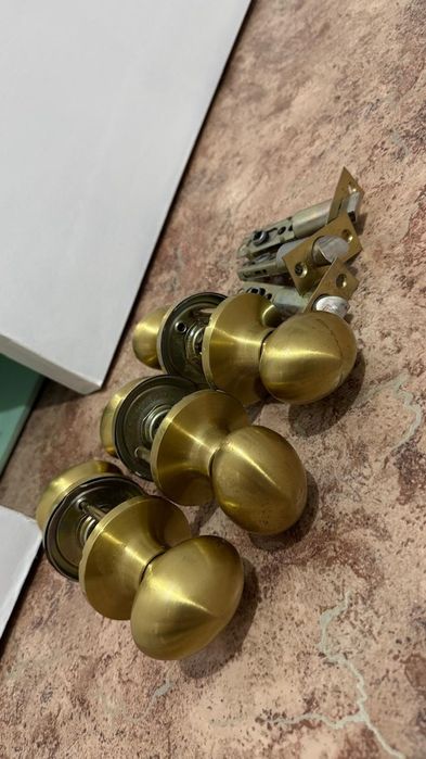 Продам межкомнатные двери