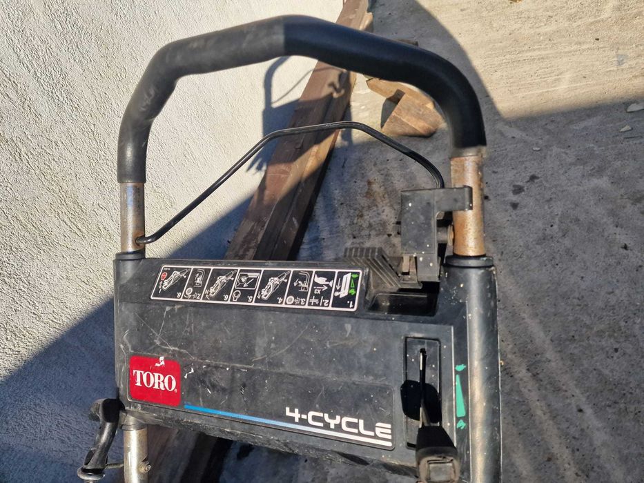 Masina de tuns iarba gazon TORO cu TRACTIUNE Variabila -benzina BRIGGS