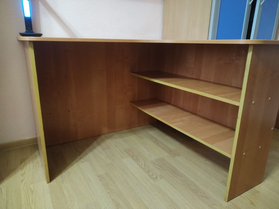 Стол письменный отличный