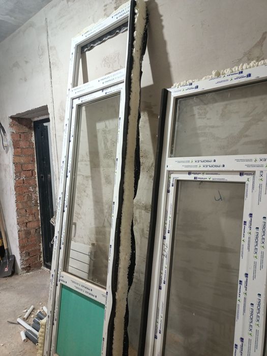 Продам пластиковый оконо балконный блок