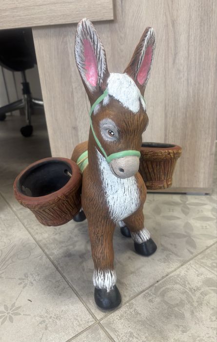 Керамична фигура - магаре с дисаги