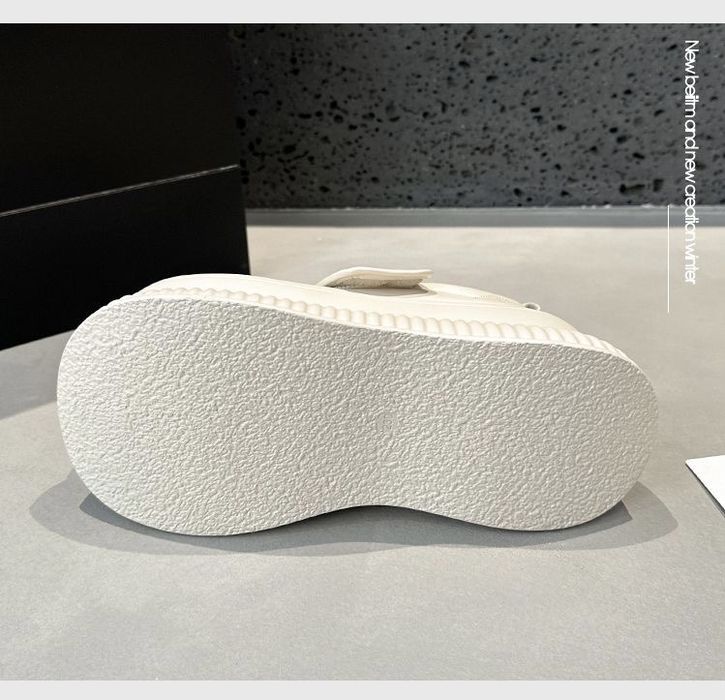 Продам кроссовки на танкетке