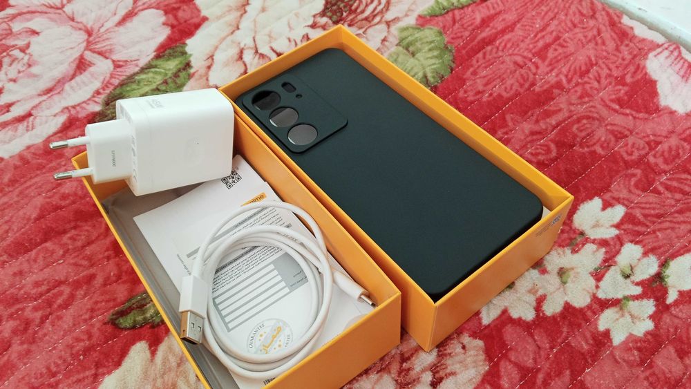 Realmi C75 и Poco C61