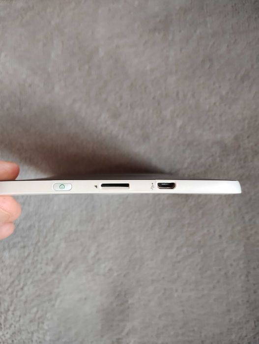 PocketBooк Touch Lux 2 електронна книга с подсветка