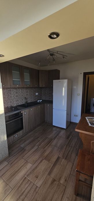 Închiriez apartament