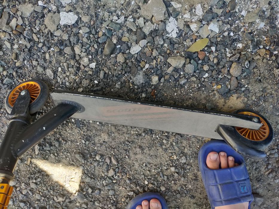 Продам самокат срочно