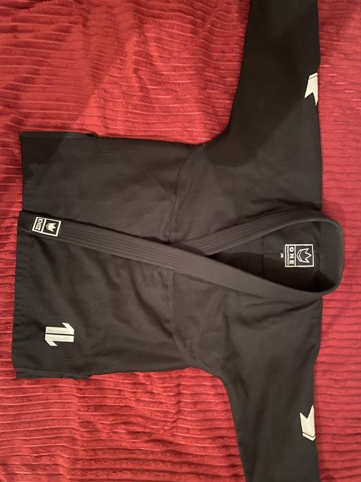 продам кимоно для джиу джитсу