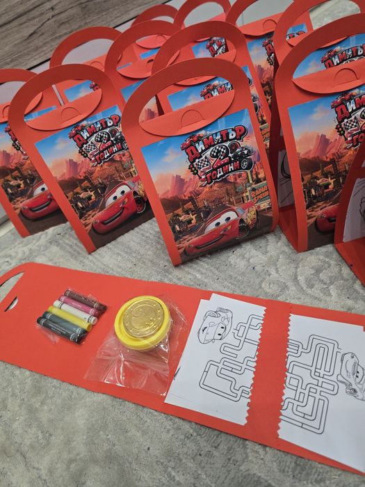 Детска подаръчна чантичка с комплект за оцветяване и игра