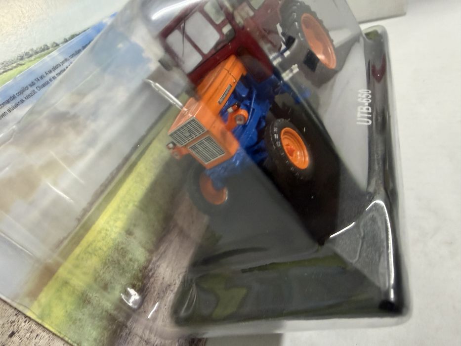 Tractor UTB-650 macheta auto scara 1:43 10 cm