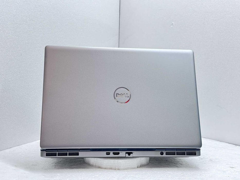 Реновиран лаптоп Dell Precision 7560 15.6" IPS FHD webcam i7-11800H 32GB DDR4 1TB M.2 Nvme Nvidia RTX A4000 M/ клас А/ 12м гаранция