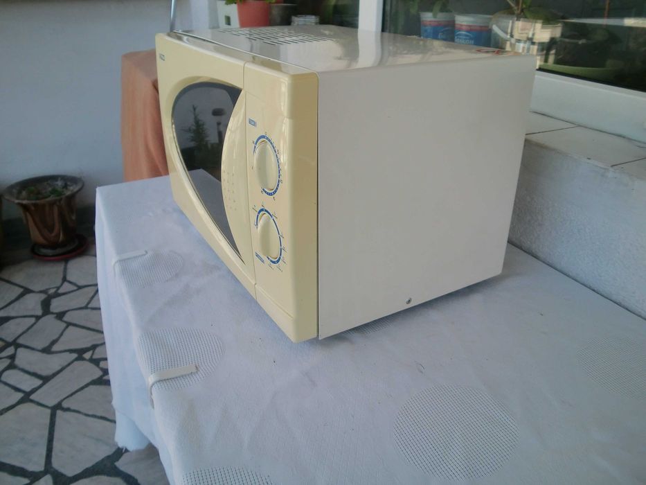 Микровълнова печка NEO MWO-MG8205 с грил