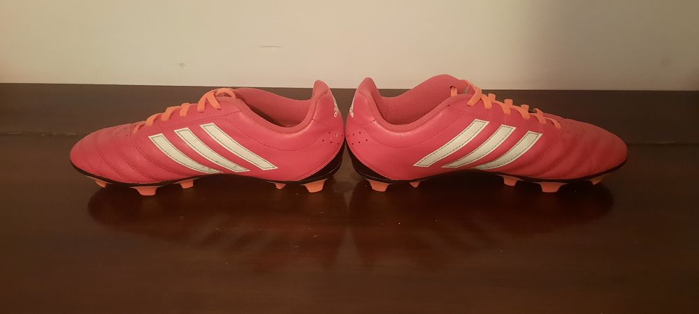 НАМАЛЕНИ! Детски футболни обувки ( бутонки ) Adidas