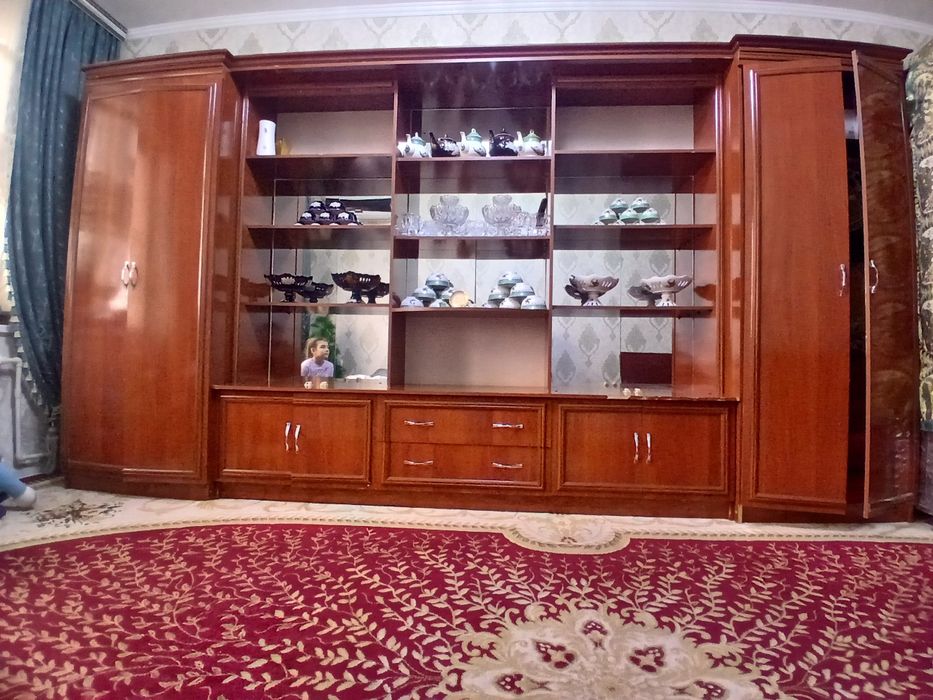 Stenka va trimo sotiladi stenkani oynalariyam bor ikkalasiyam yangiday