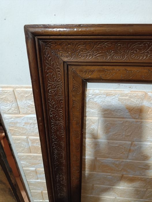 Стара масивна дървена рамка