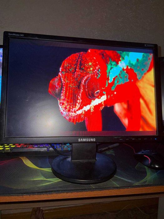 Монитор Samsung Syncmaster 943