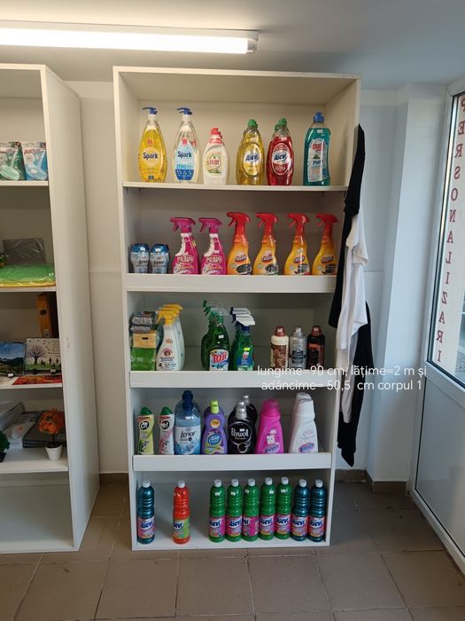 Mobilier pentru magazin