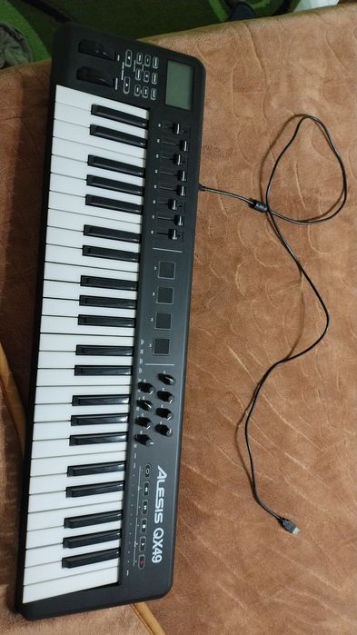 Pian Alesis QX49
