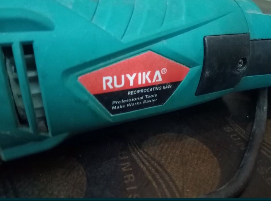 Саблен трион прав трион нов 1100вата