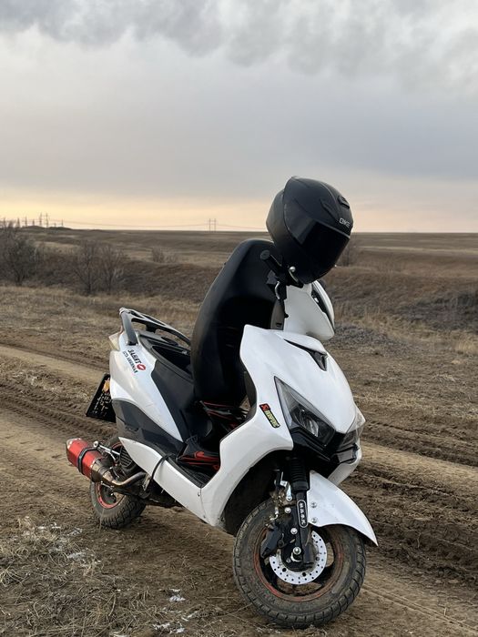 Продается м8 про