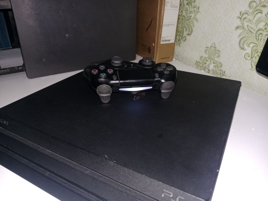 PLAYStATIOn 4 pro.