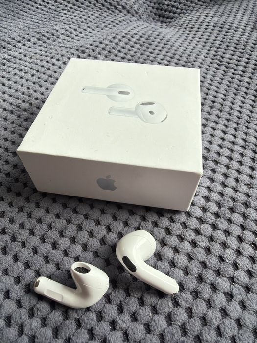 Airpods 4 само слушалки без кутия