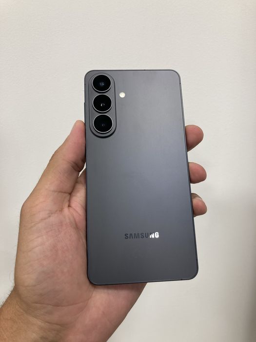 Samsung S26 PLUS • ca NOU • 256 GB • 12 GB RAM