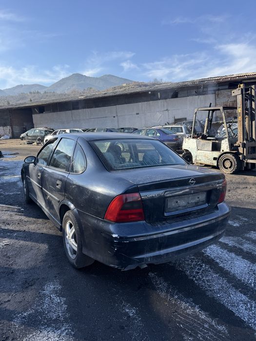 Опел Вектра Б 2.0dti 101кс НА ЧАСТИ