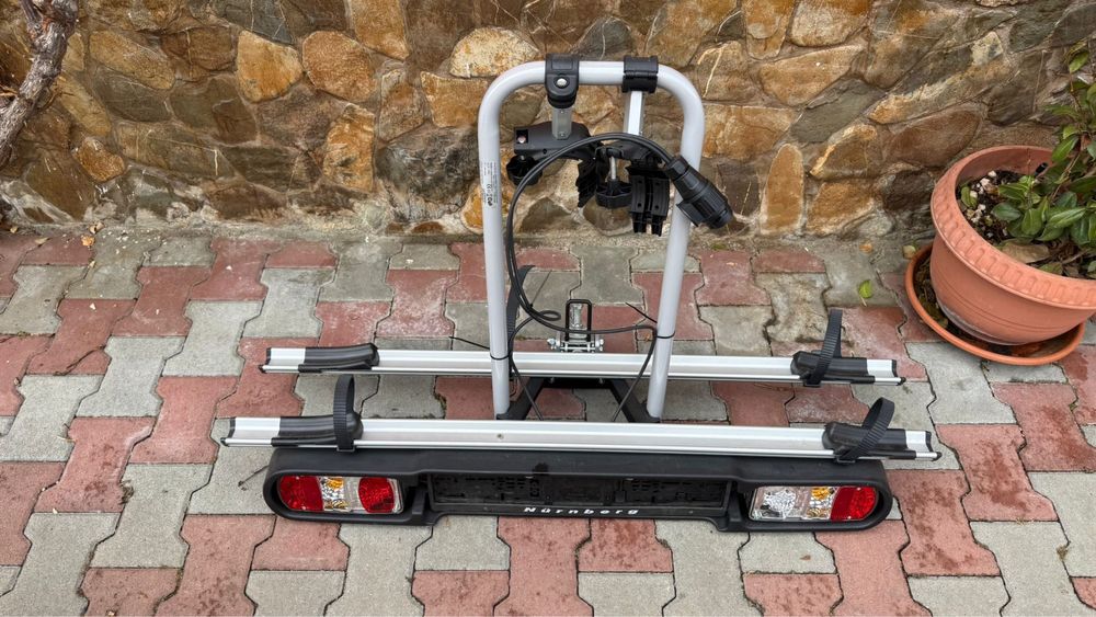 Suport 2 biciclete pe carlig