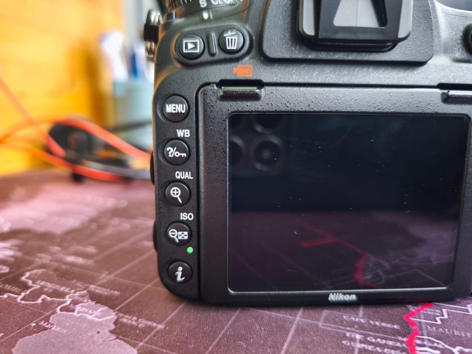 vând Nikon D750  - DSLR full frame 20k cadre
