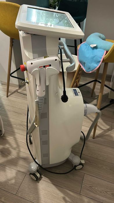 Vand aparat de epilare definitiva cu laser in stare excelenta