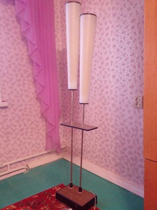 Продам  столик .