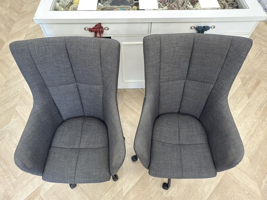 Две  офис кресла