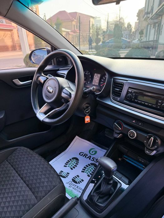 Продается Kia Rio 2018г (68.120 тыс пробег) Цвет Синий Дымчатый