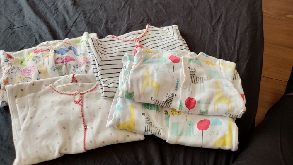 Бебешки дрешки различни модели