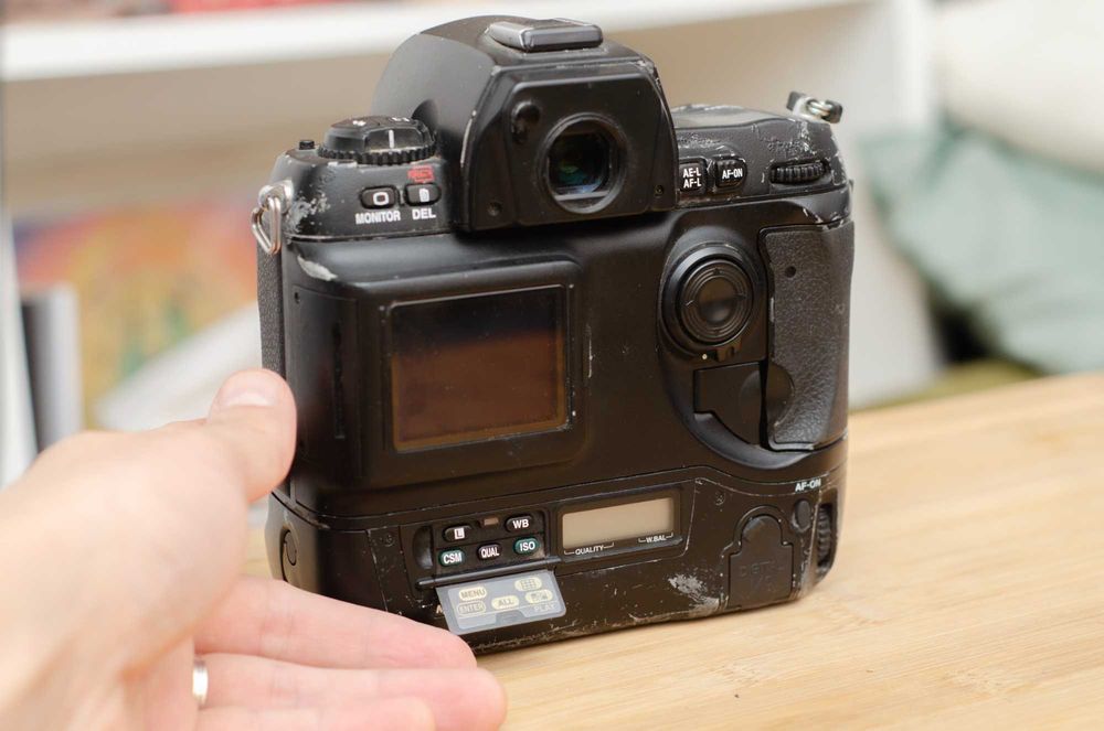 Nikon D1, primul dslr Nikon, netestat