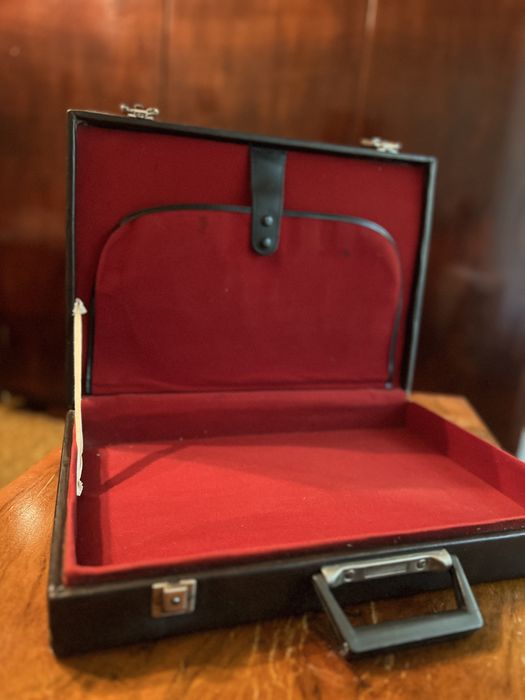 Ретро дипломатическо куфарче