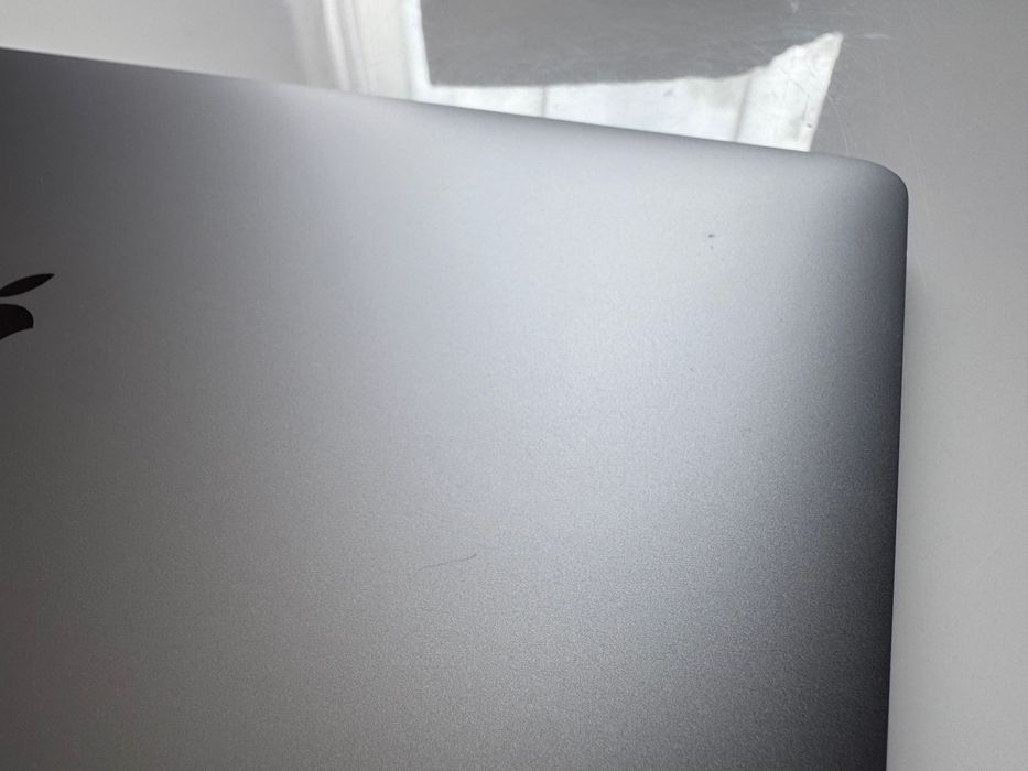 MacBook Air M1 - 256 / 8