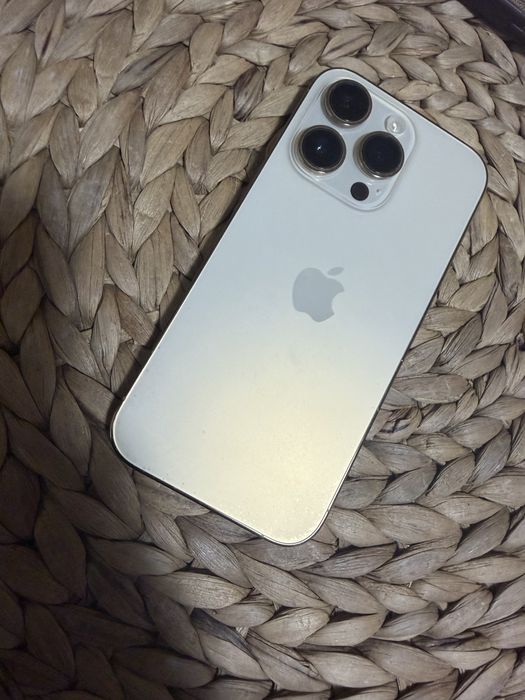 iPhone 14 pro gold
