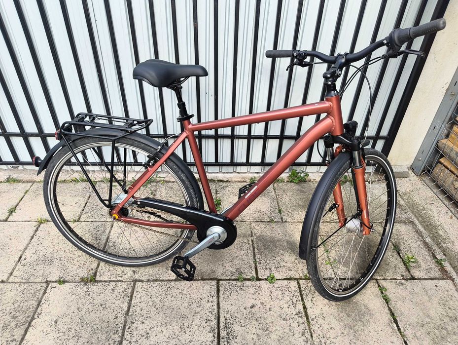 Bicicleta Cube Town Pro Rosu caramiziu mat Marime 54 cm