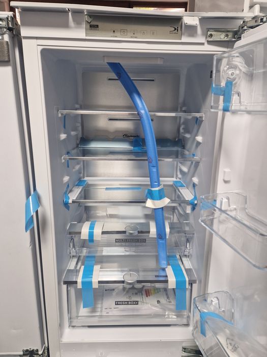 Хладилник зя вграждане Bauknecht A++ No Frost Нов