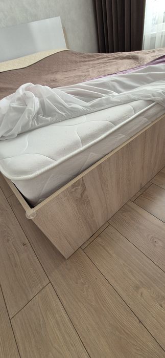 Продам спальный гарнитур