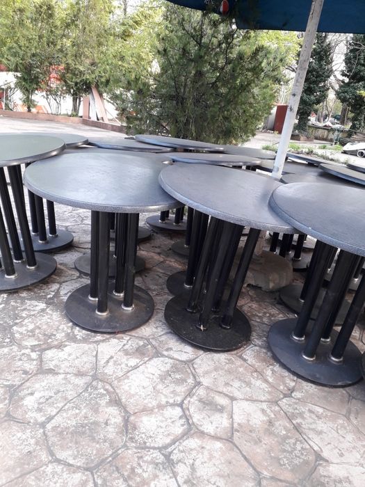 Masa rotundă de exterior