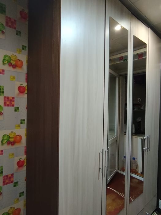 Продам шкаф 4-ёх дверный.