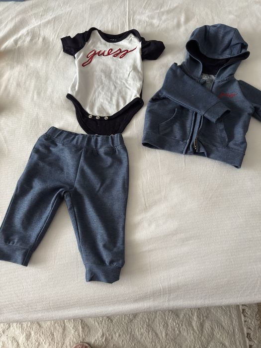 бебешки екип guess