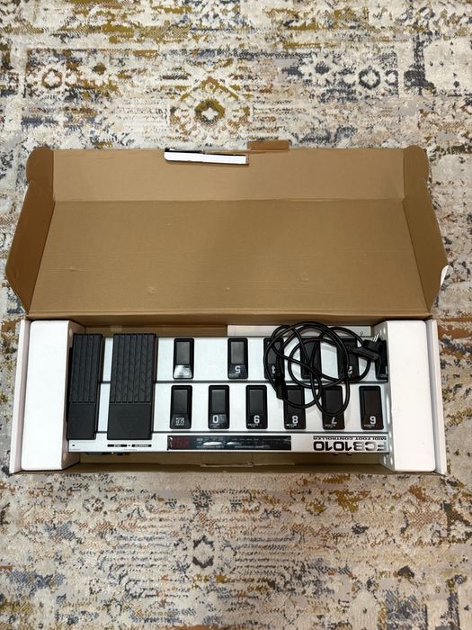 BEHRINGER FCB1010 - Midi Foot Controller
