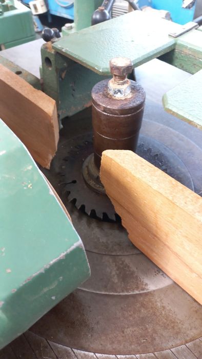 фреза с четириролков подавател мотор 4kw.