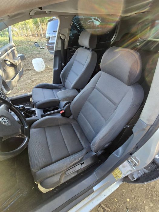 •Продавам Голф 5 2.0tdi 140кс. BKD на ЧАСТИ имам части и за други коли