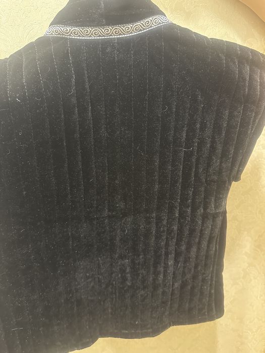 Продам жилет велюр